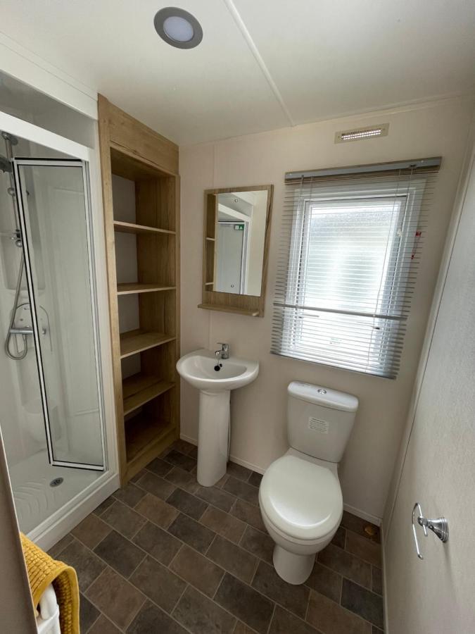 Beautiful 3-Bed Caravan Situated On Lakeland Haven Grange-over-Sands Esterno foto